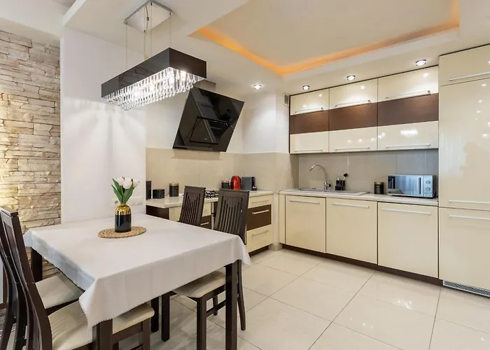 Close-central - Great Location- Big And Charming - Grzybowska 5 Apartman *