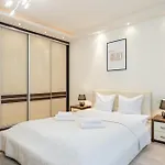 Close-central - Great Location- Big And Charming - Grzybowska 5 * Warschau