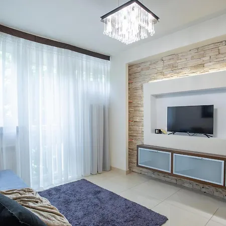 - Great Location- Big And Charming - Grzybowska 5 * 바르샤바